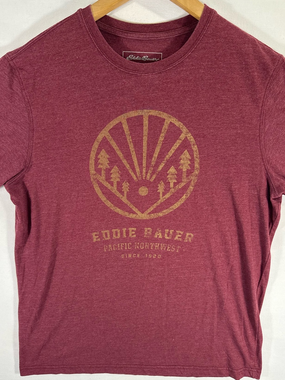 Eddie Bauer Short Sleeve Maroon Graphic Crew Tee